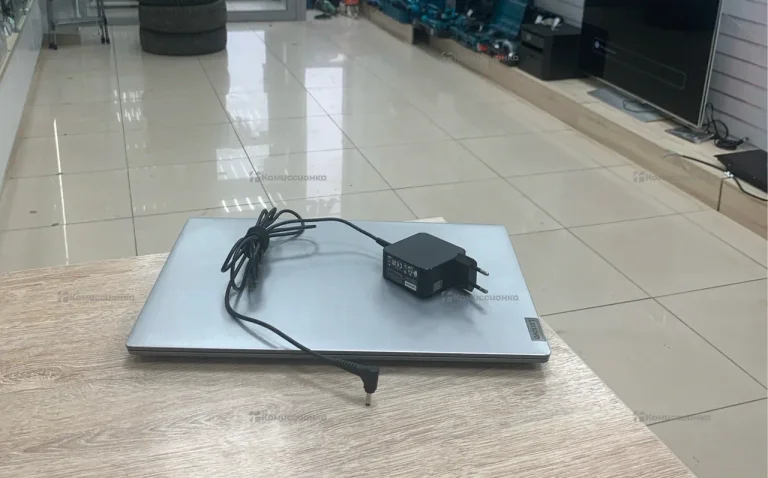 Ноутбук  Lenovo IdeaPad 3 15IGL05