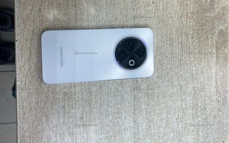 Tecno Spark 30C 4/128 ГБ