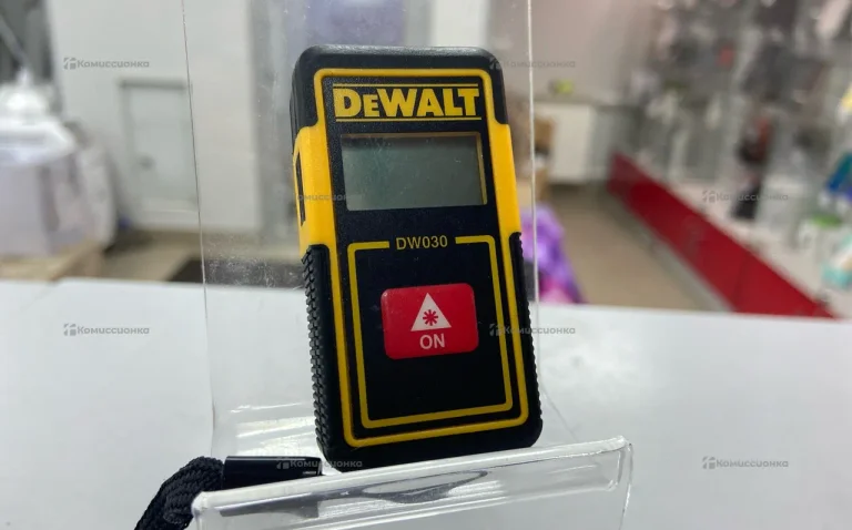 Лазерный дальномер DEWALT DW030PL