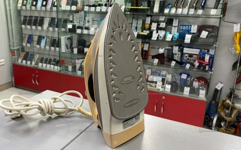 Утюг Vitesse VS-676 2000Вт