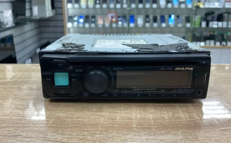 Автомагнитола  Alpine CDE-170R