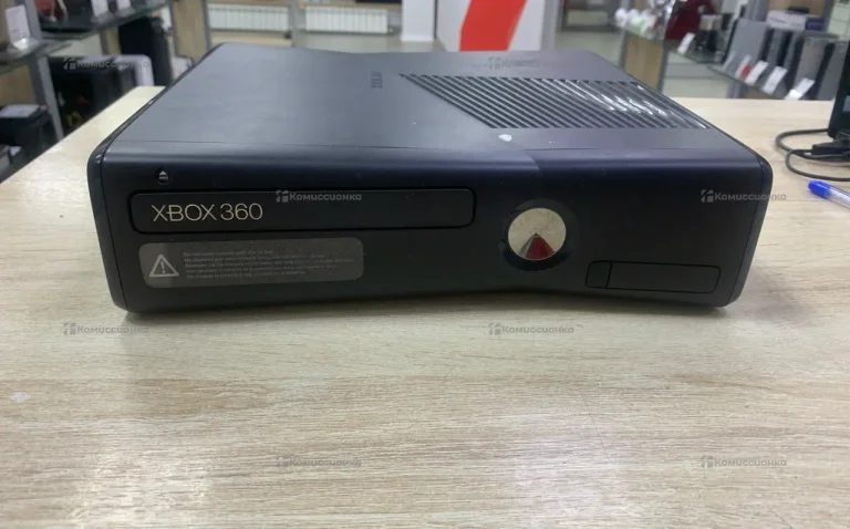 Приставка Xbox 360 slim