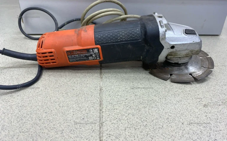 УШМ BLACK+DECKER KG8215