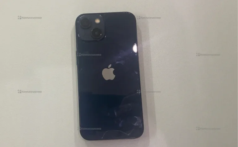 Apple iPhone 13 4/128 ГБ (АКБ 79%)