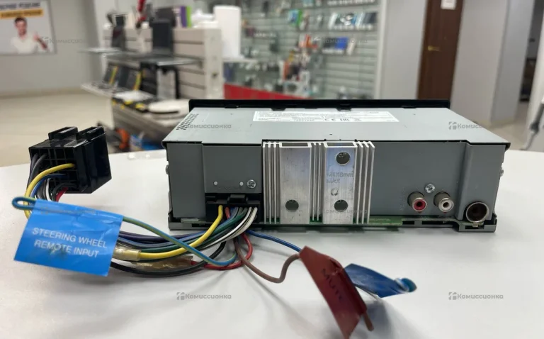 Автомагнитола  Kenwood kmm-105