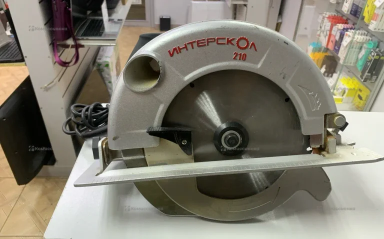 Дисковая пила Интерскол ДП-210/1900М
