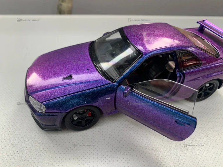машинка Nissan