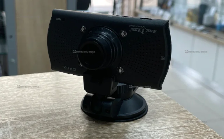 Видеорегистратор Street Storm CVR-A7810-G