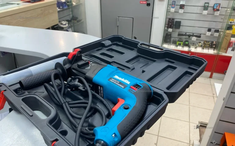 Перфоратор Makita HR2670