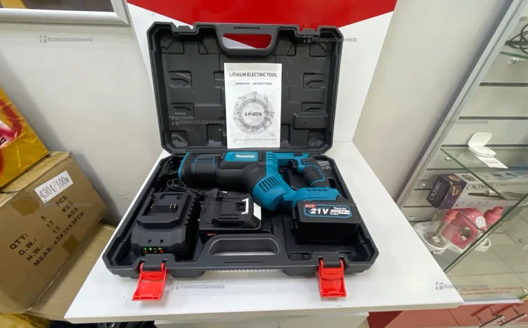 Сабельная Пила Makita черный кейс