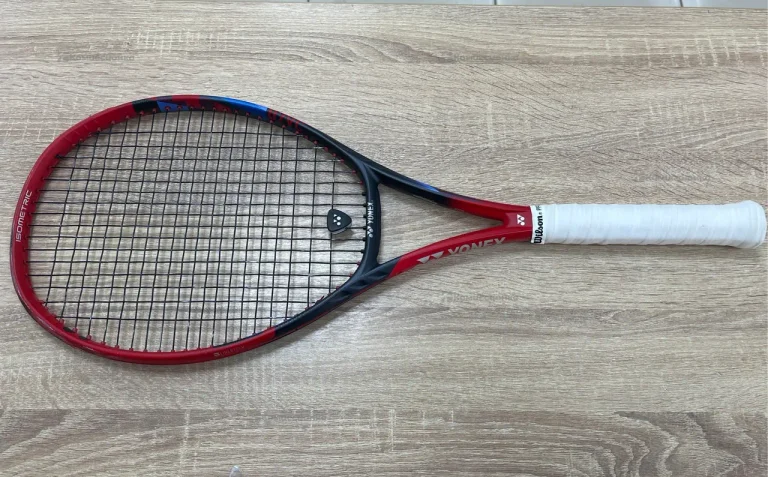 Тенисная ракетка YONEX
