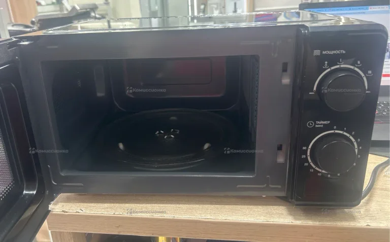 Микроволновая печь  HYUNDAI HYM-M2096