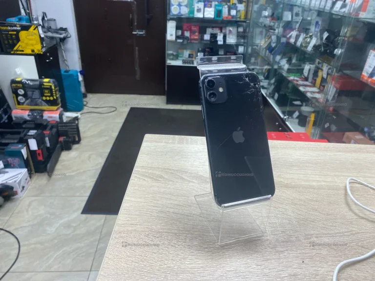 Apple iPhone 11 4/64 ГБ
