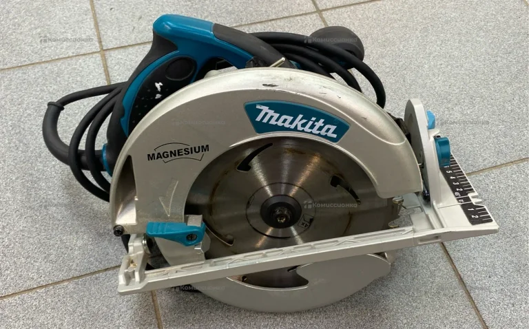 Дисковая пила Makita 5008MG