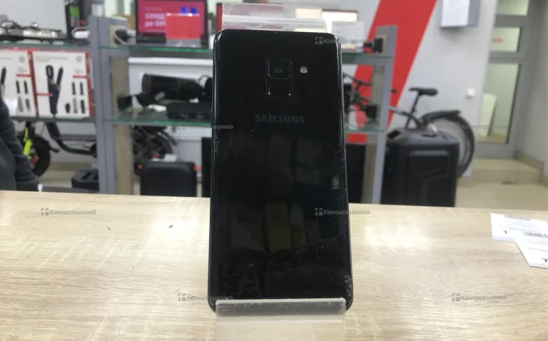 Samsung Galaxy A8 2/32 ГБ