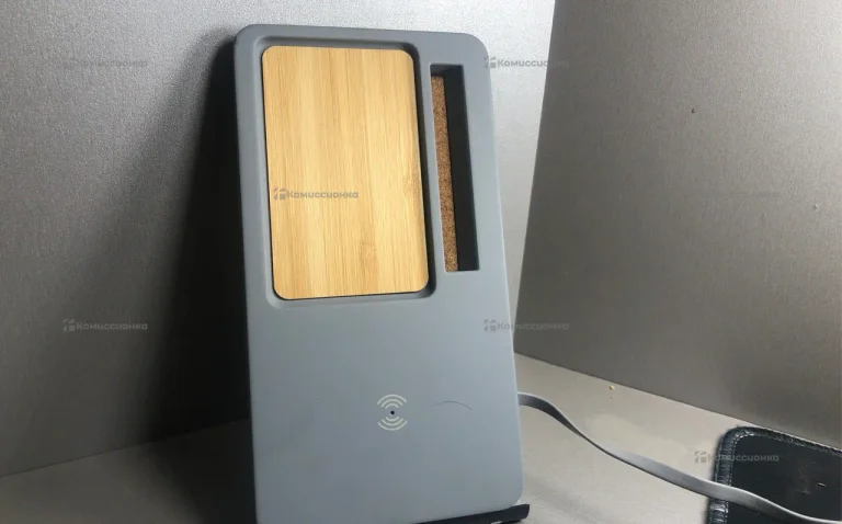 Органайзер с беспроводной зарядкой