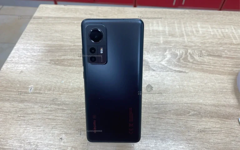 Xiaomi 12 8/128 ГБ