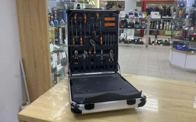 Набор инструментов в кейсе