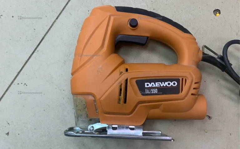Электролобзик Darwin Daj550