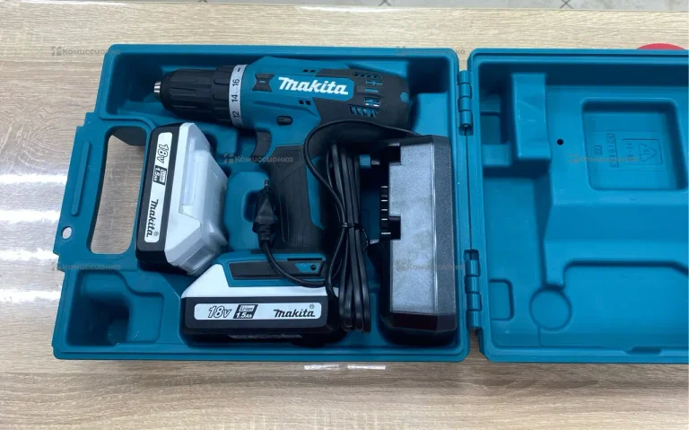 Аккумуляторный шуруповерт Makita DF488d