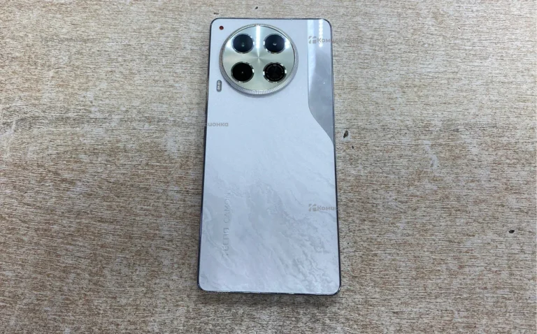 Tecno Camon 30 8/256 ГБ