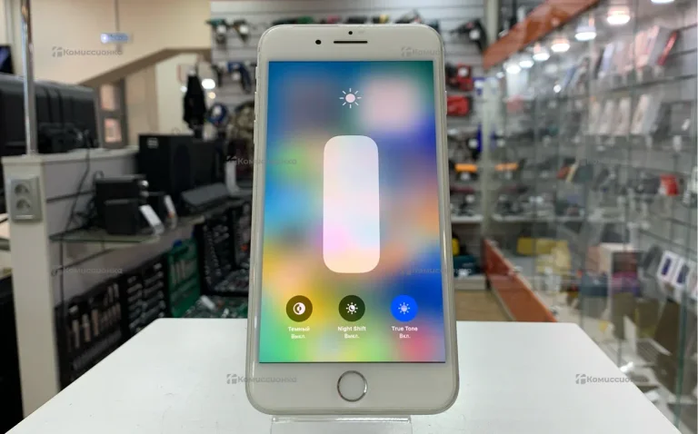 Apple iPhone 8 Plus 3/64 ГБ