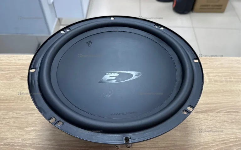 Сабвуфер Alpine E12