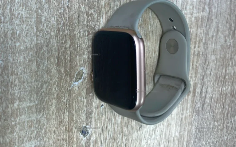 Часы  Apple Watch SE 44mm