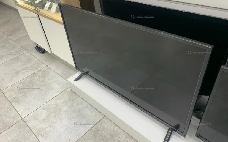 Телевизор HI VHIT-40F152MS