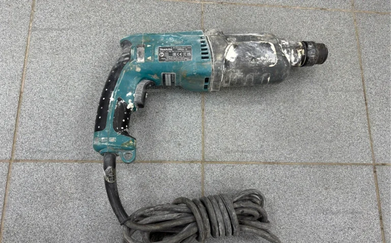 Перфоратор Makita HR2470
