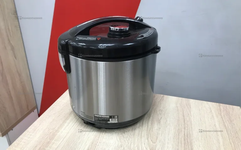 Мультиварка Redmond rcm m211