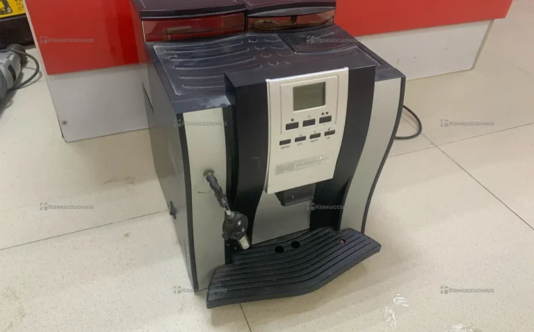 Кофемашинка hurakan me 709