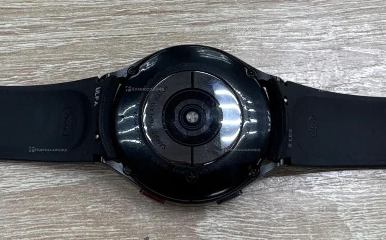 Часы  Samsung Galaxy Watch 4 44mm