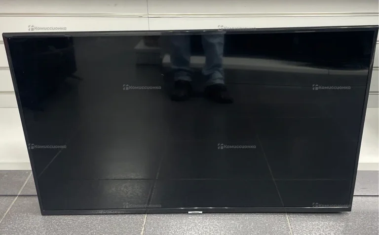 Телевизор Samsung телевизор SAMSUNG TU7002