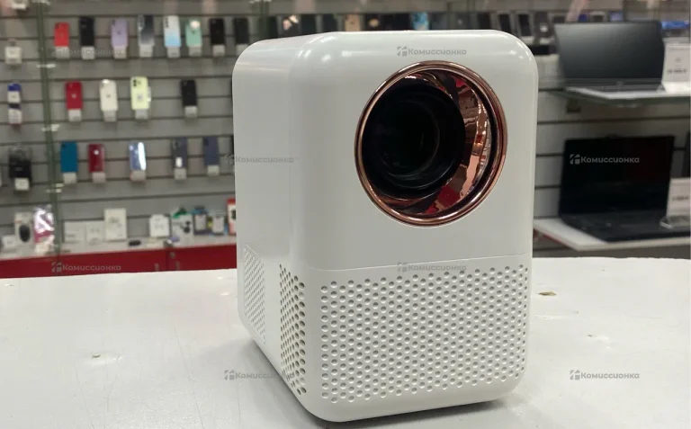 Проектор  8k white