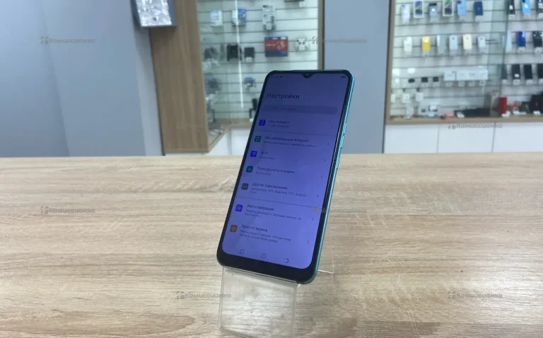 Tecno spark 8c 4 64