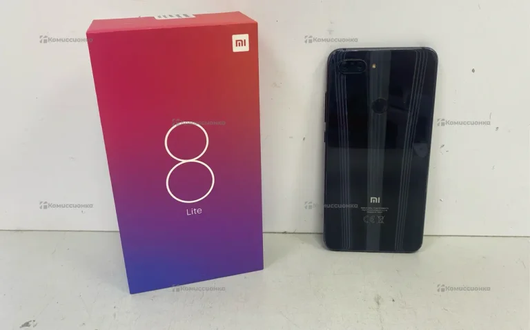 Xiaomi Mi 8 Lite 4/64 ГБ