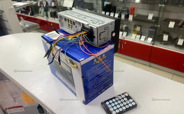 Автомагнитола 2-din 7018B