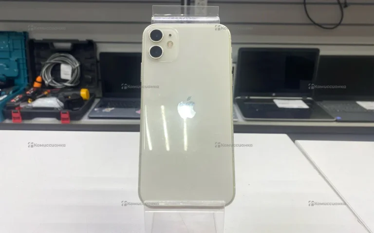 Apple iPhone 11 4/128 ГБ