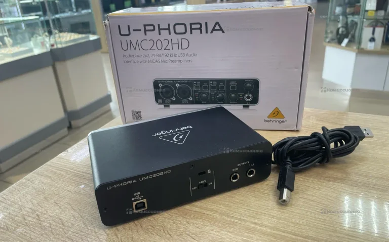 Звуковая карта Behringer UMC202HD