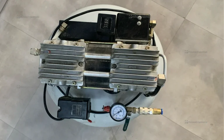 Безмасляный компрессор для стоматологических устан