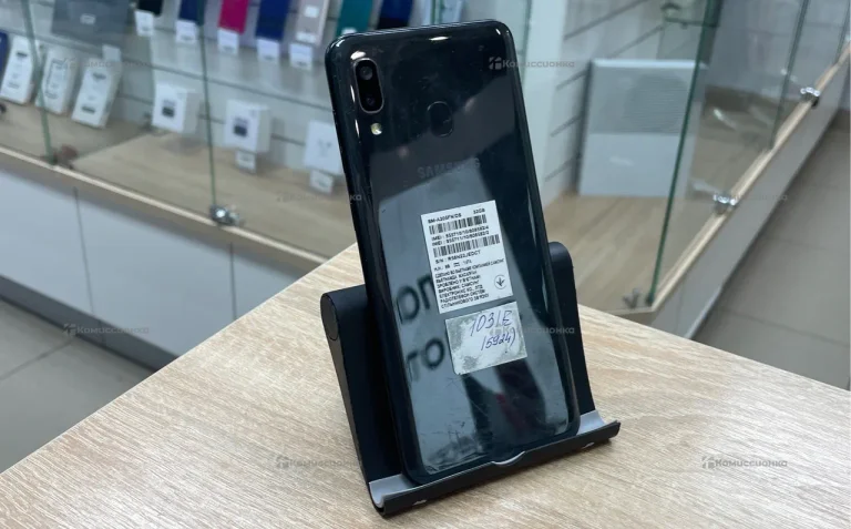 Samsung Galaxy A20 3/32 ГБ