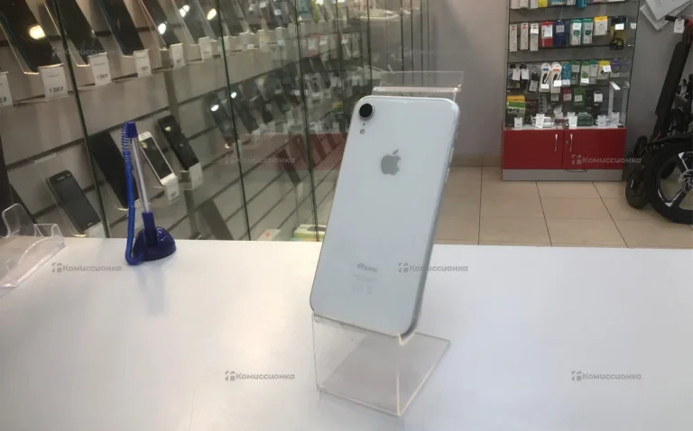 Apple iPhone XR 3/128 ГБ