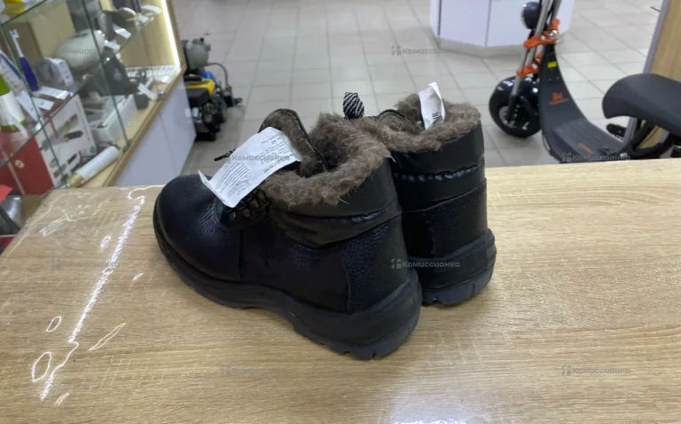 Рабочие ботинки 42р