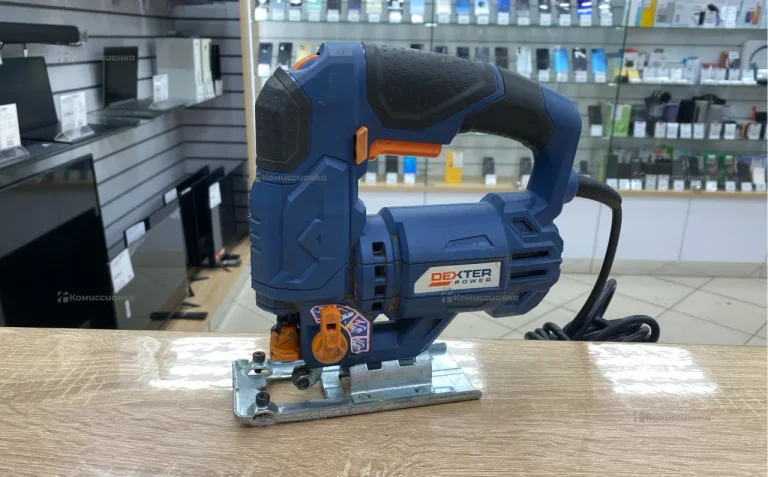 Электролобзик Dexter NC600JS