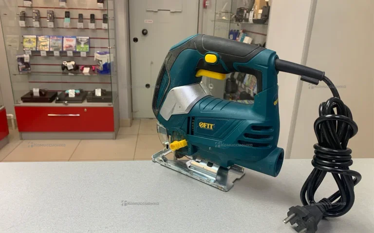 электролобзик Fit is-710
