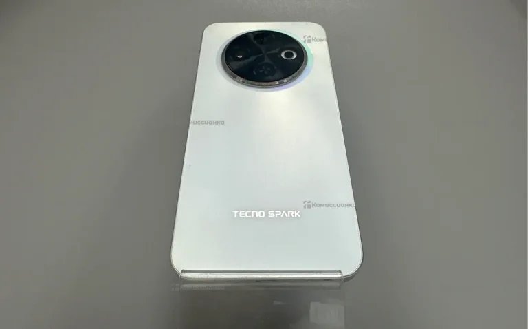 Tecno Spark 30C 4/128 ГБ