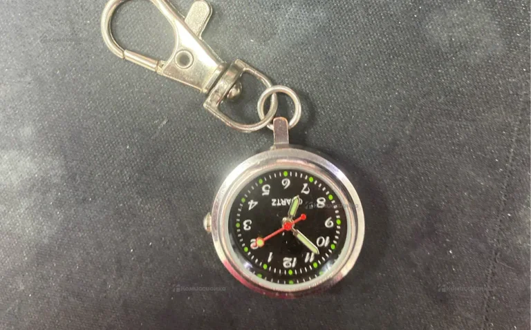 Часы Quartz