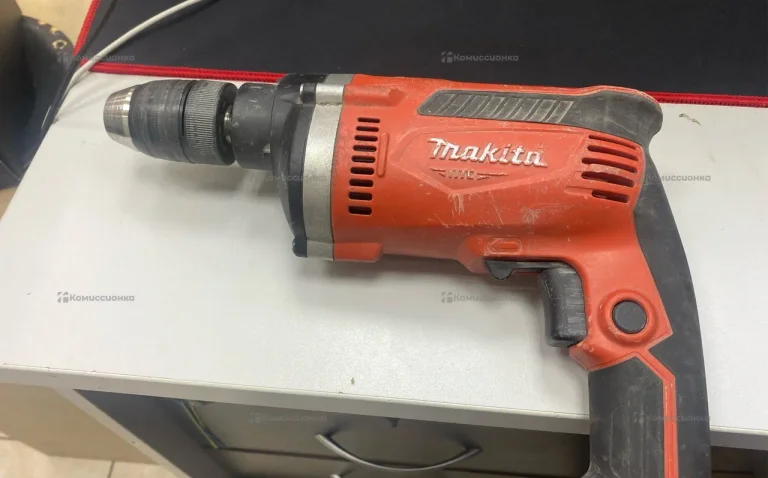 Дрель makita M8101