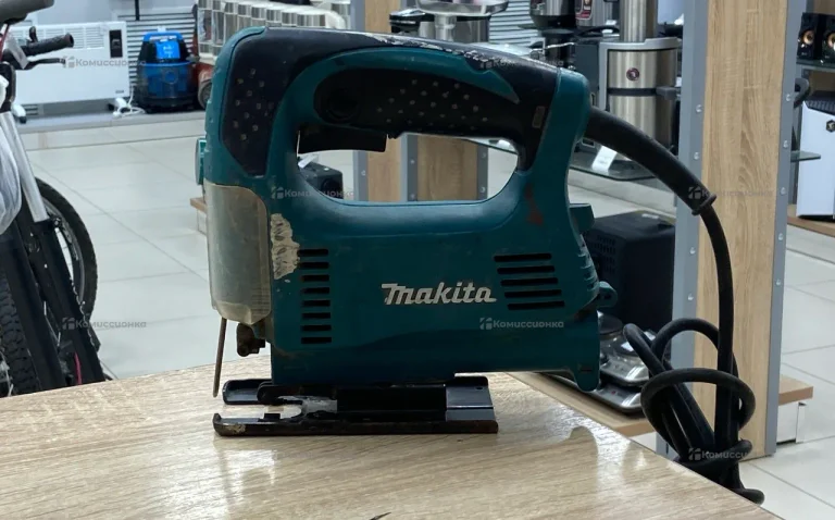 Электролобзик makita 4326